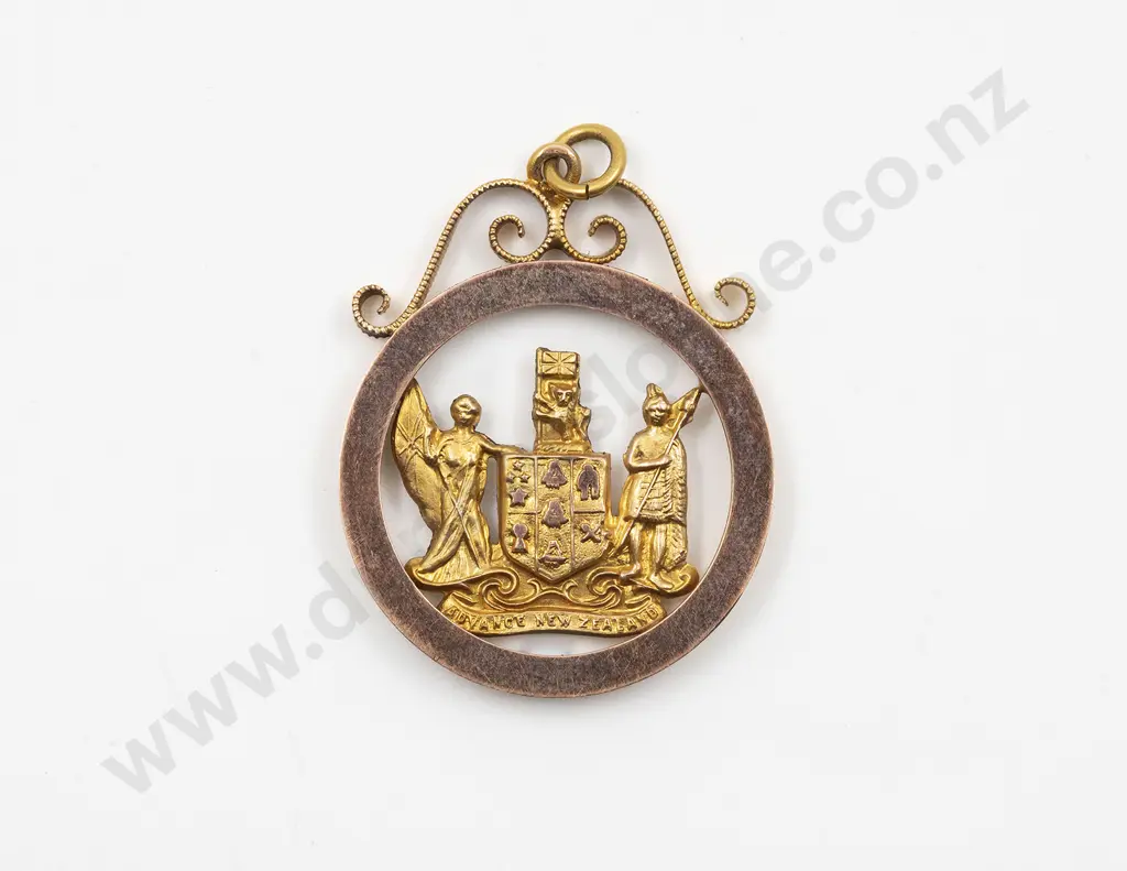 9ct NZ Coat of Arms Medallion Fob Image 1++