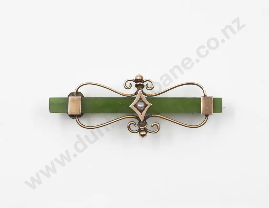 9ct Greenstone Bar Brooch Image 1++