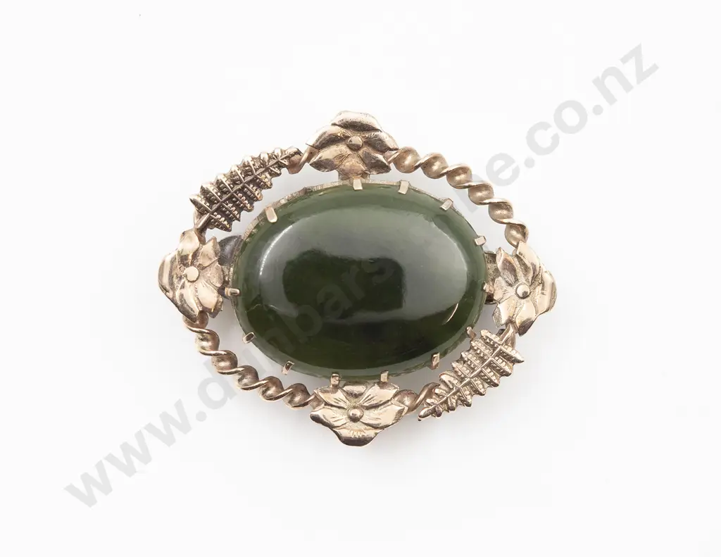 9ct Oval Panel Greenstone Brooch Image 1++