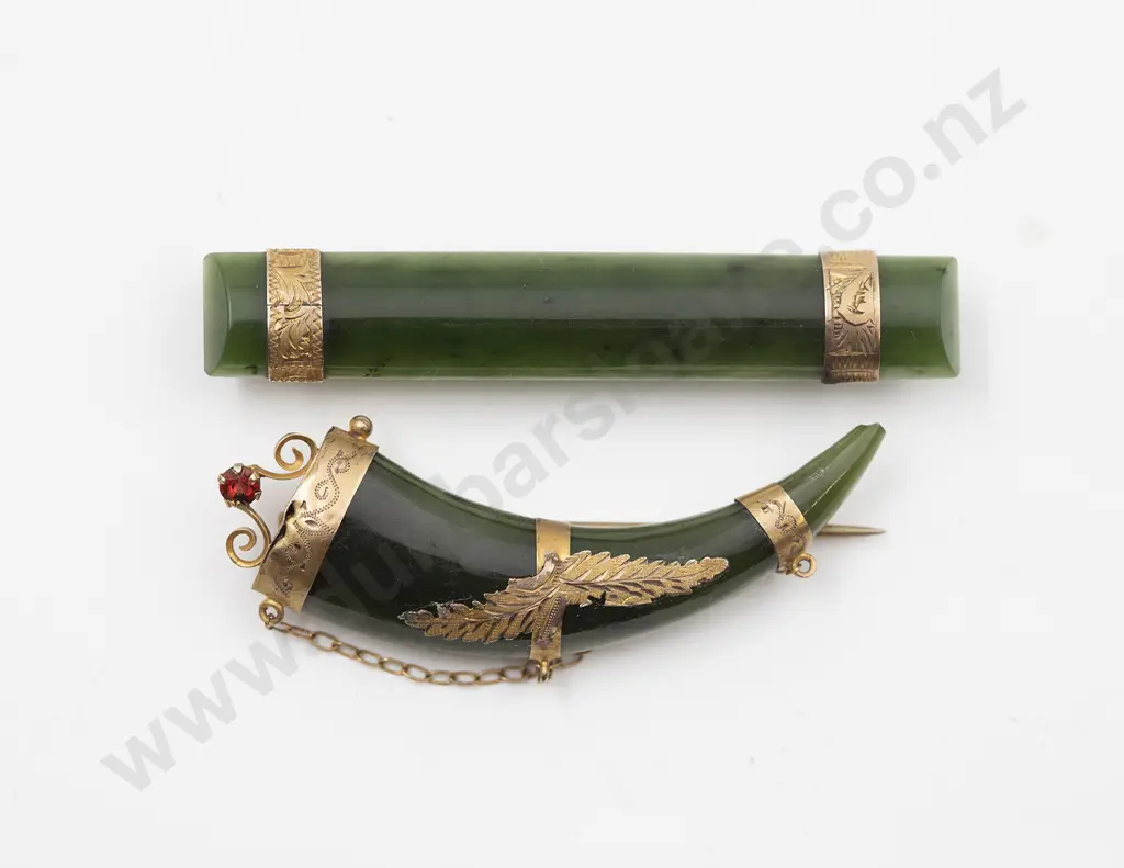 9ct mounted Greenstone Claw and Bar Brooches Image 1++