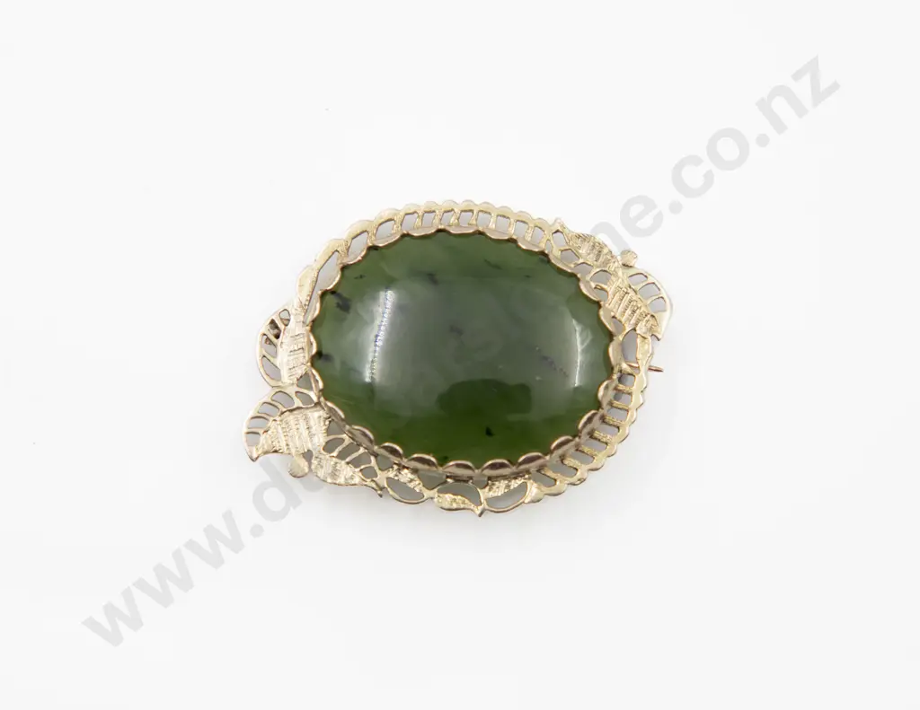 9ct Framed Greenstone Brooch Image 1++