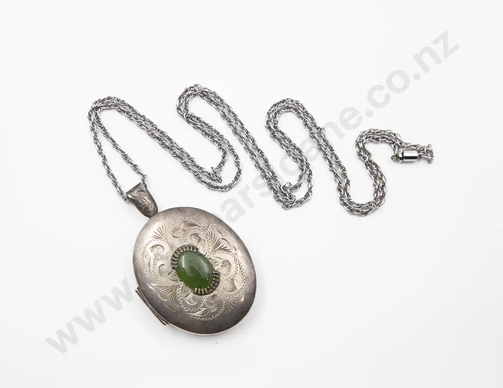 Large S/S Greenstone Photo Locket Image 1++