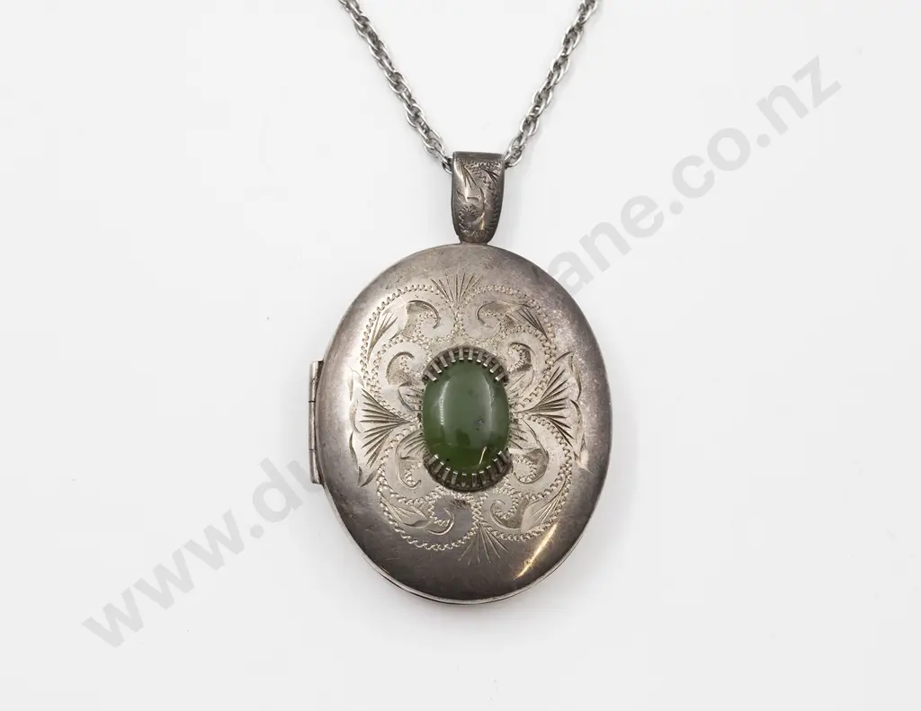 Large S/S Greenstone Photo Locket Image 1++