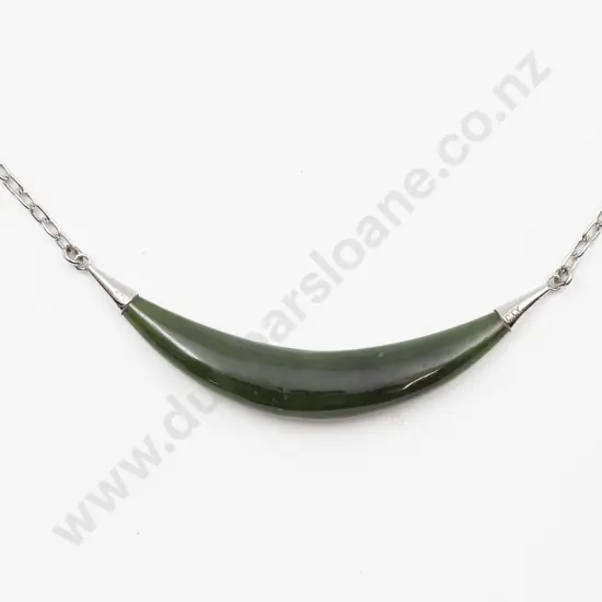 S/S Mounted Greenstone Crescent Necklet