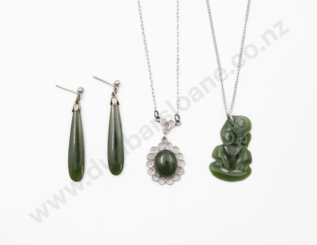 Small Greenstone Tiki Charm on s/s neck chain Image 1++