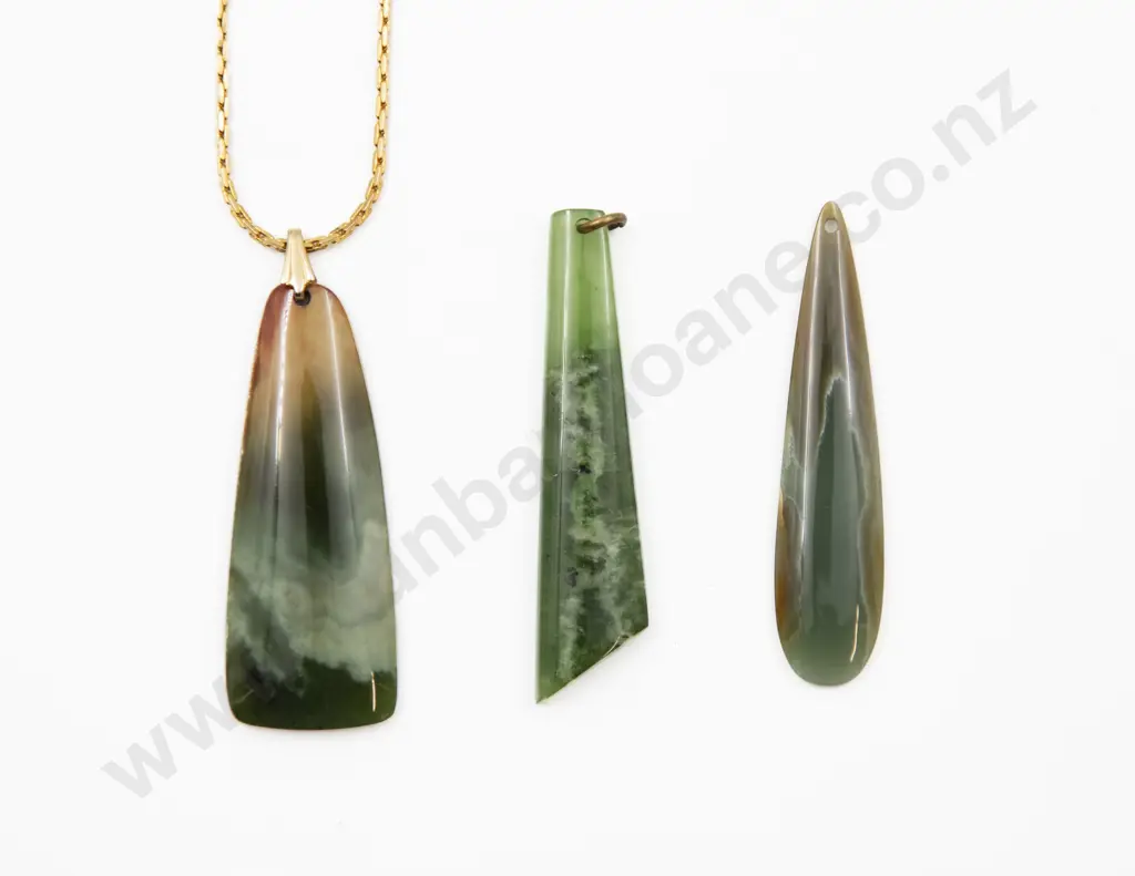 Three Elongated Variegated Greenstone Pendants 4.2cm Image 1++