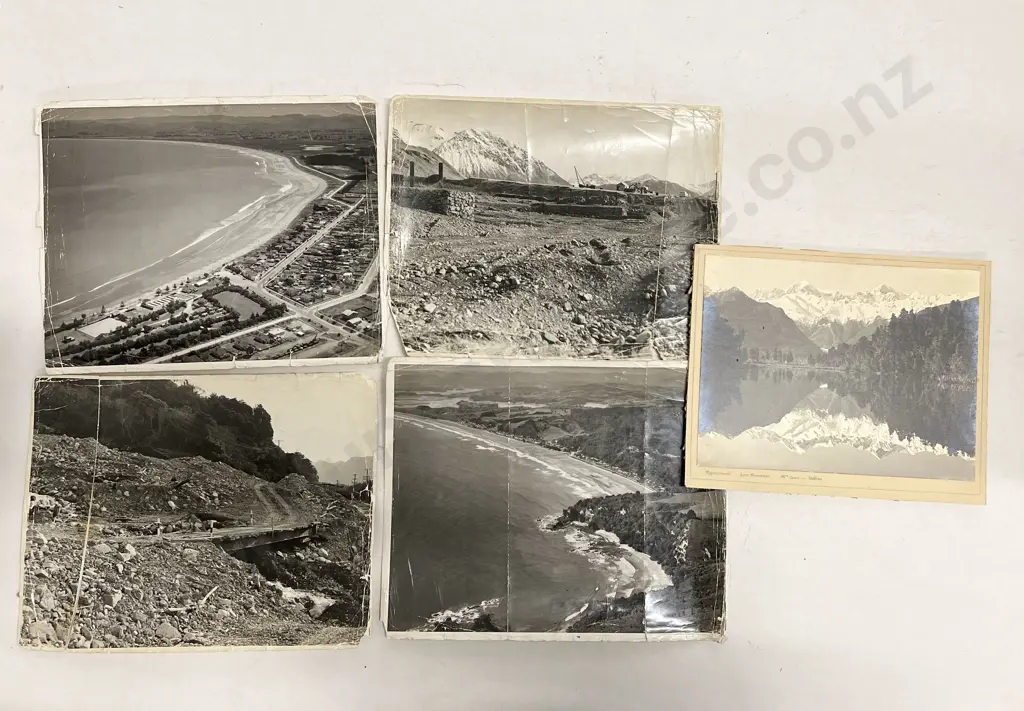 Various NZ Photo Booklets Image 1++