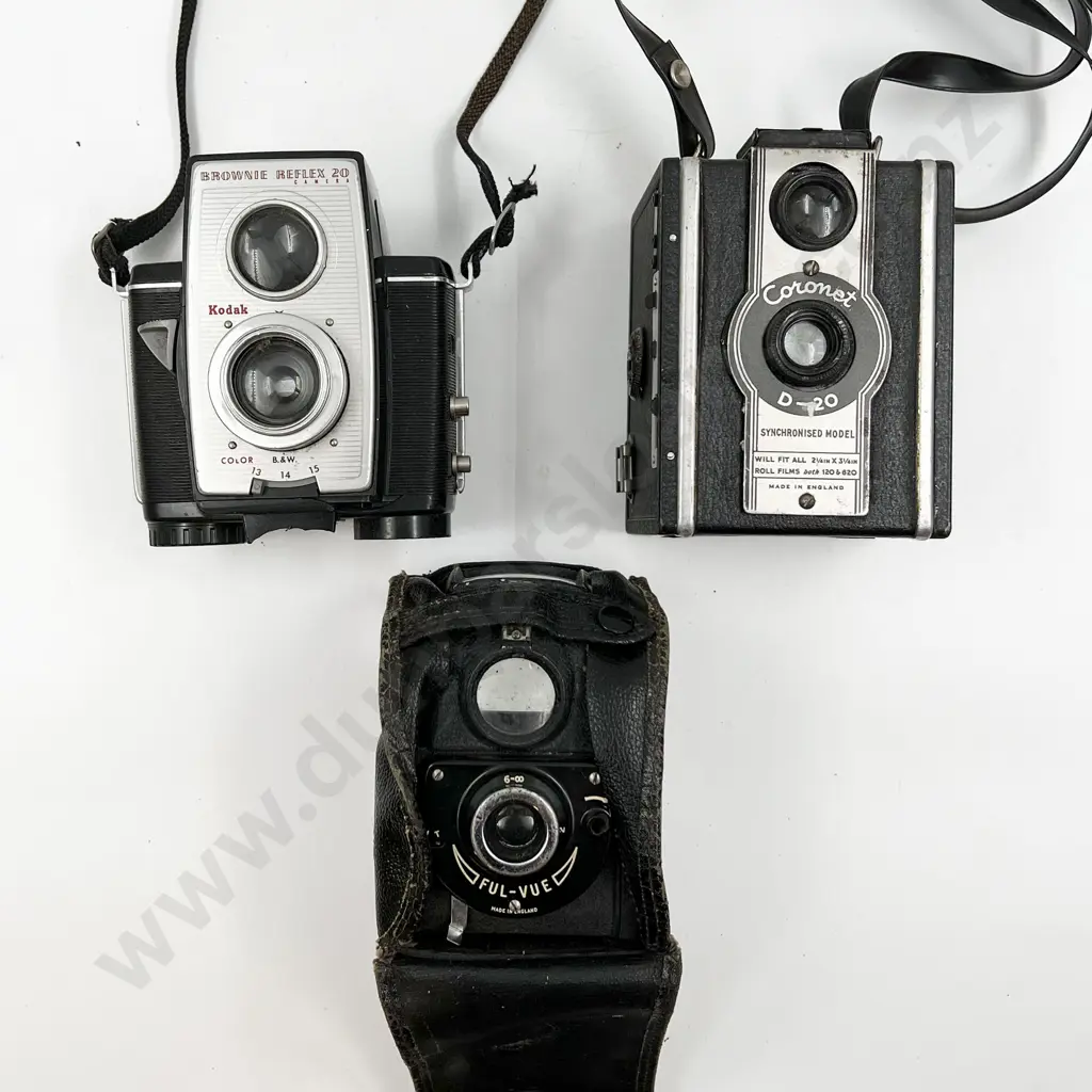 Collection of TLR Cameras Incl. Kodak Brownie Reflex 20 Image 1++