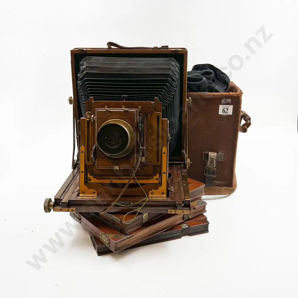 Antique Cased The National Camera Mahogany Cased Plate Camera with Seven Plates Image 1++
