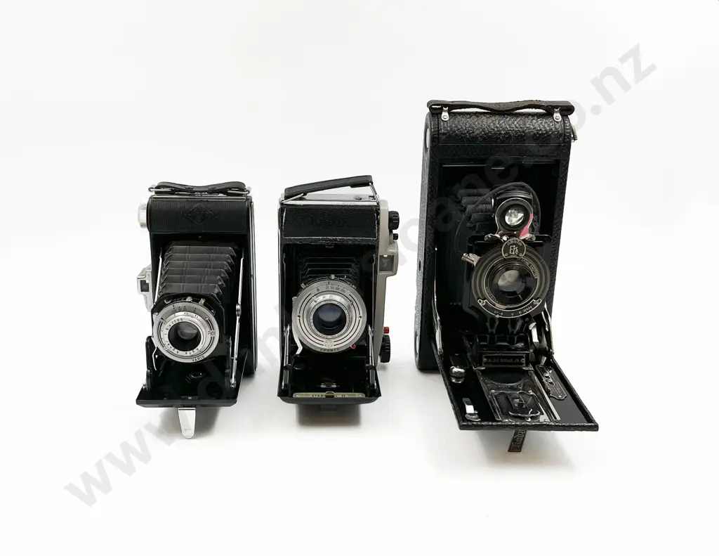 Agfa Billy Folding Camera & Two Others Image 1++