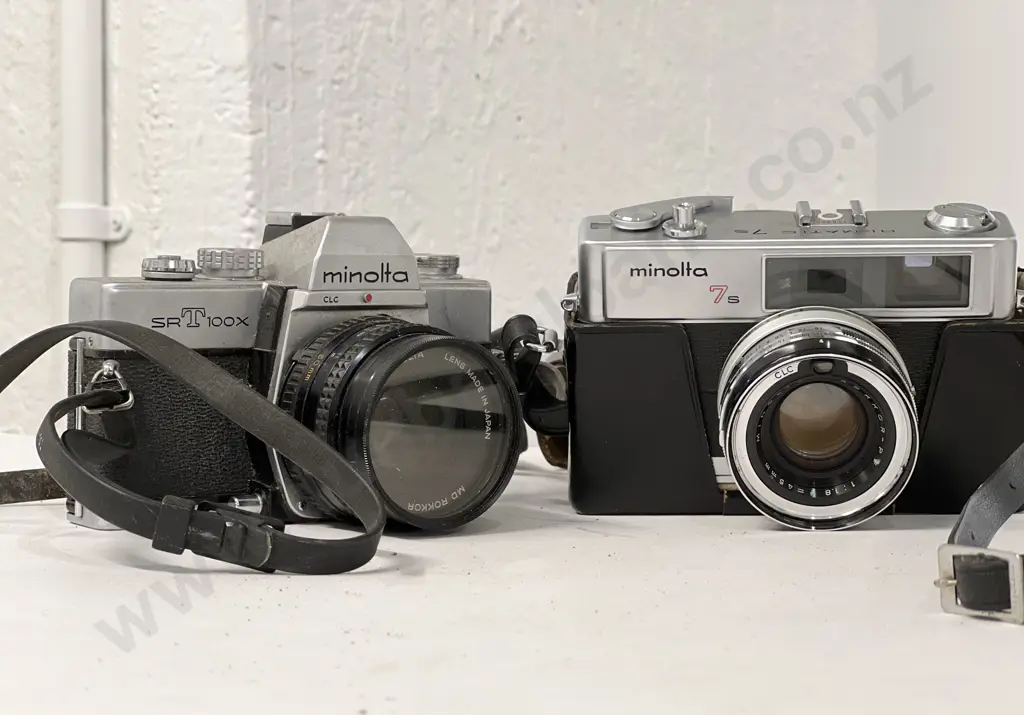 Minolta SLR & Rangefinder with Flash & Leather Bag Image 1++