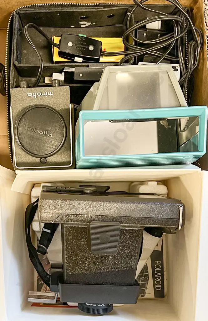 Boxed Polaroid & Minolta Projector Image 1++