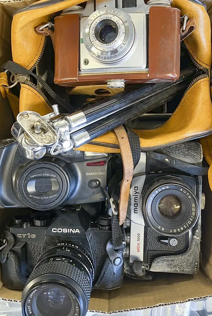 Four Assorted Cameras Including Accessories Image 1++