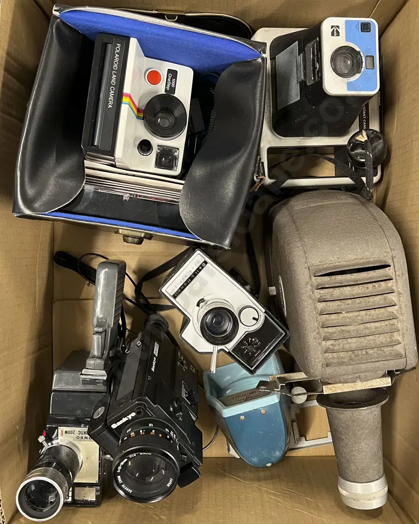 Assorted Quantity of Cameras Image 1++