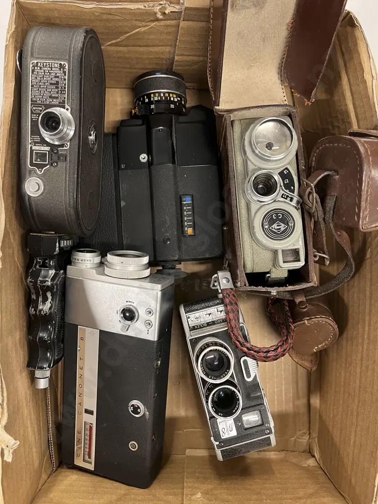 Five Movie Cameras Including One Cased Image 1++