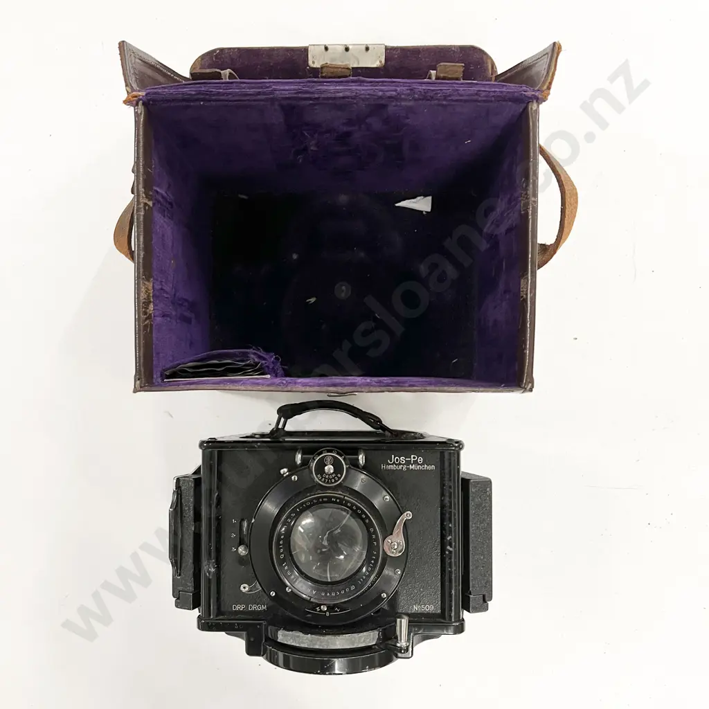 Jos-Pe Three-Colour Camera with Case and Accessories Image 1++