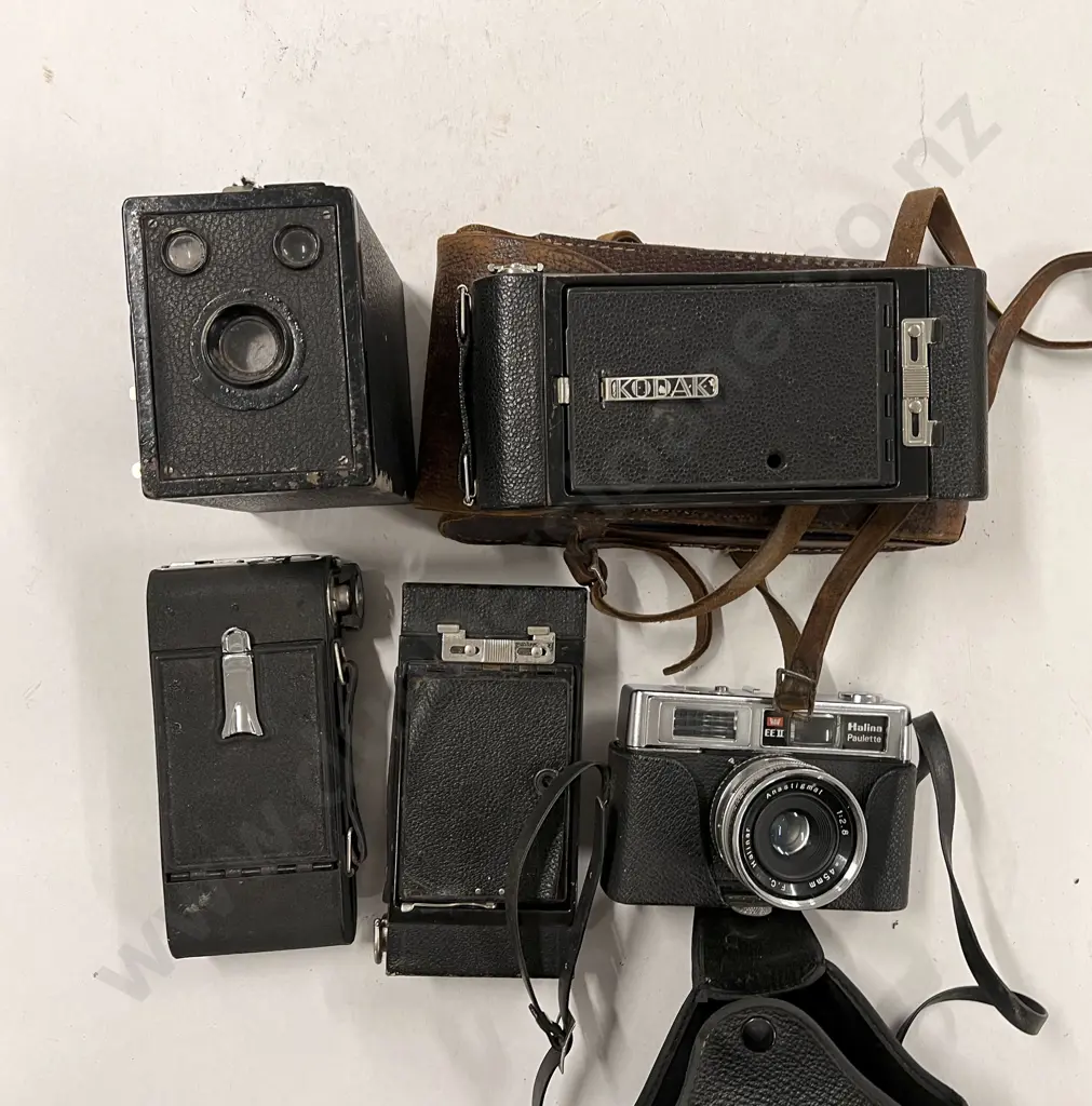 Five Various Vintage Cameras Image 1++