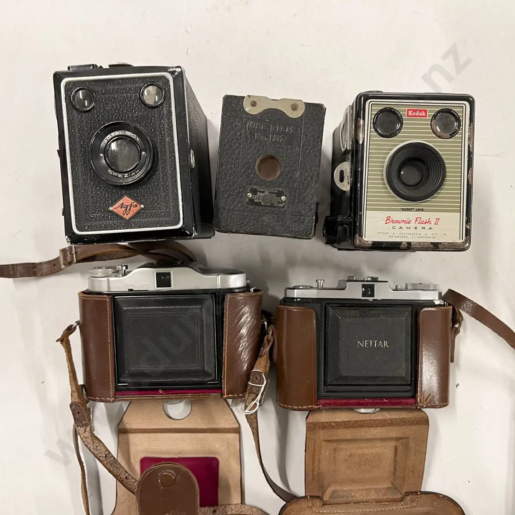 Five Various Vintage Cameras Image 1++
