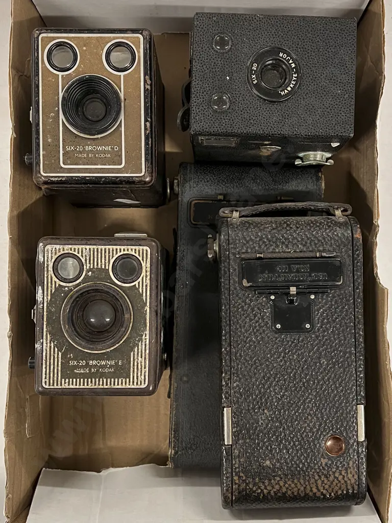 Five Various Vintage Cameras Image 1++