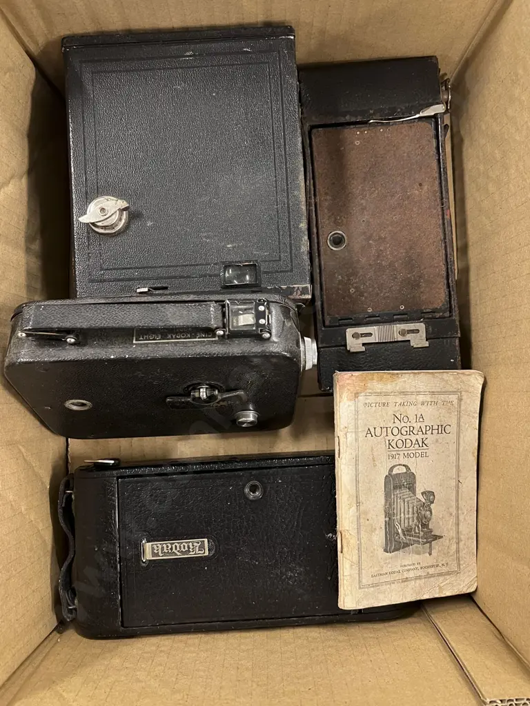 Four Various Vintage Cameras Image 1++