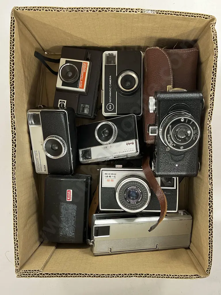 Quantity of Assorted Cameras Image 1++