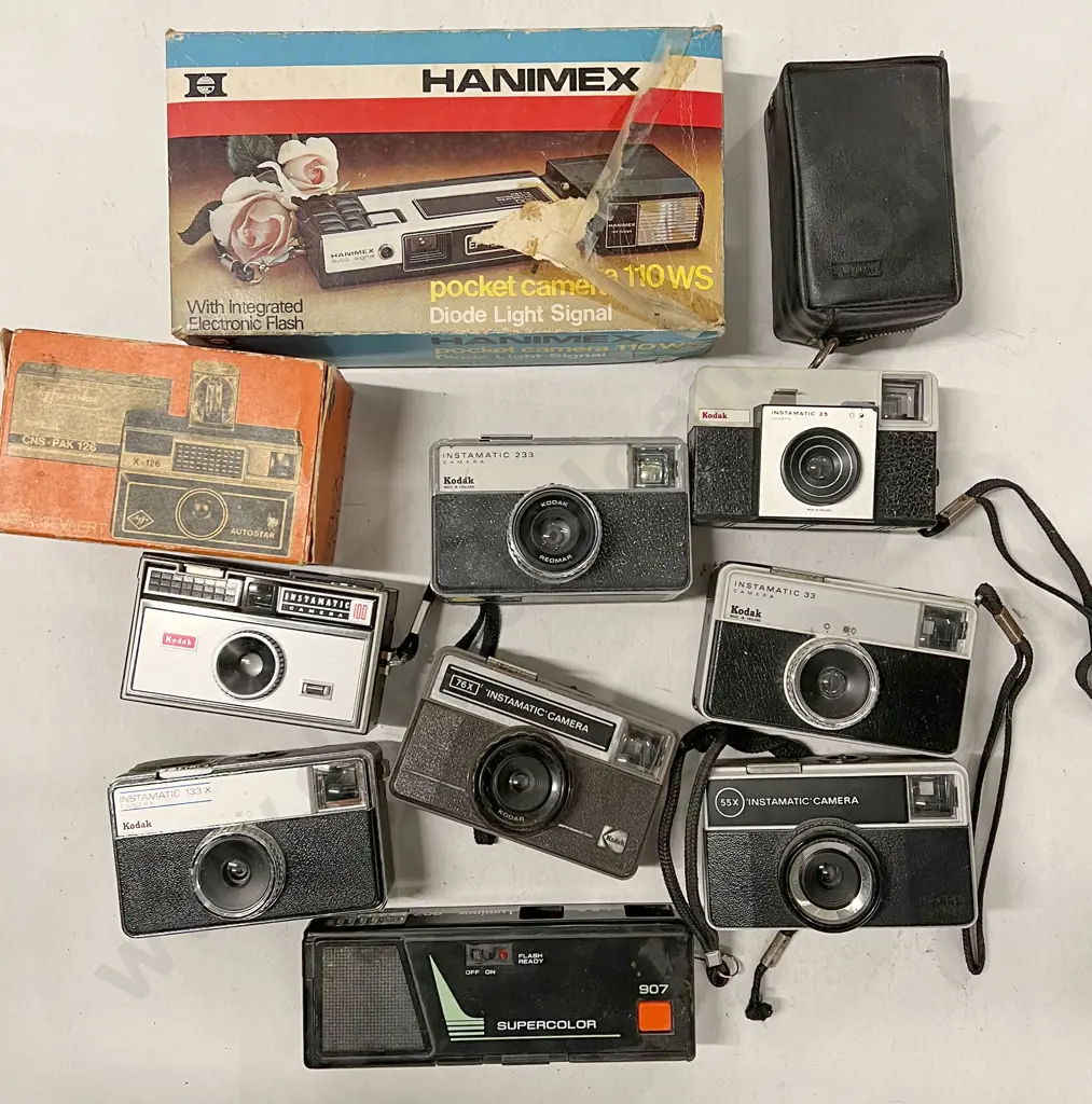 Quantity of Assorted Pocket Cameras and Others Image 1++