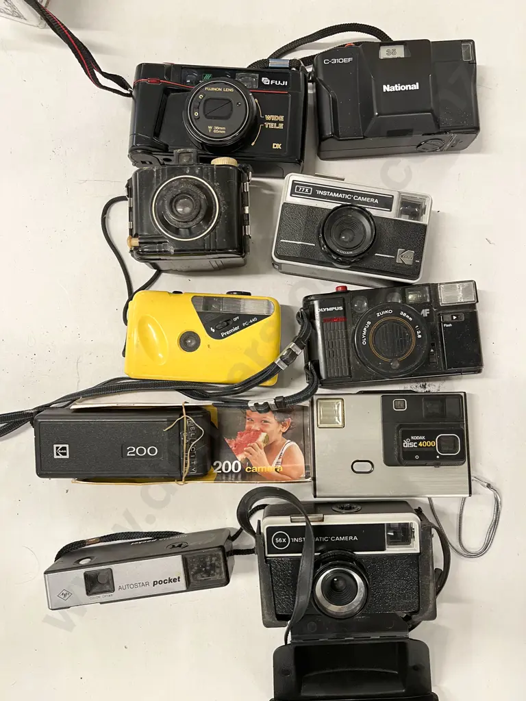 Quantity of Assorted Pocket Cameras and Others Image 1++