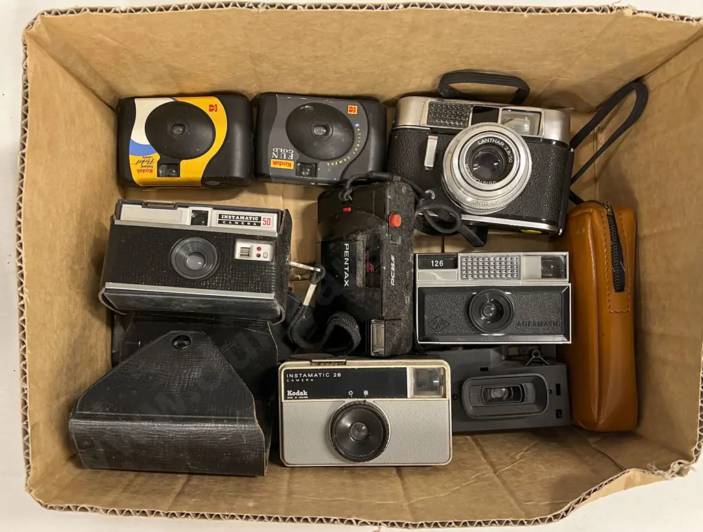 Quantity of Assorted Pocket Cameras and Others Image 1++