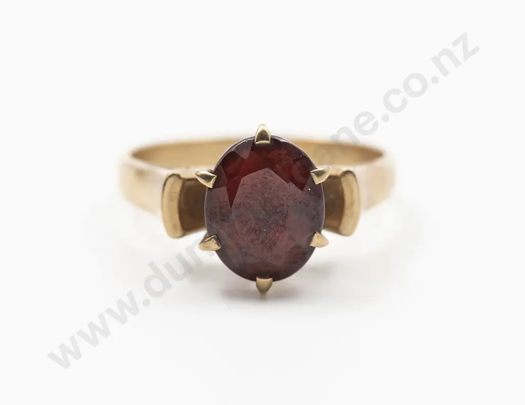 Original Boxed 9ct Single Garnet Dress Ring Image 1++