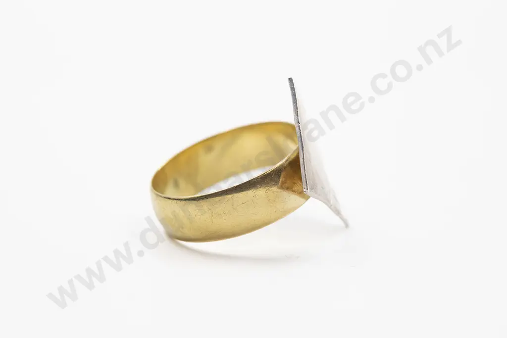 18ct Band Ring Image 1++