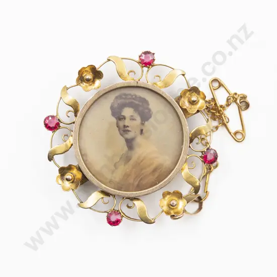 Edwardian 9ct Circular Photo Locket