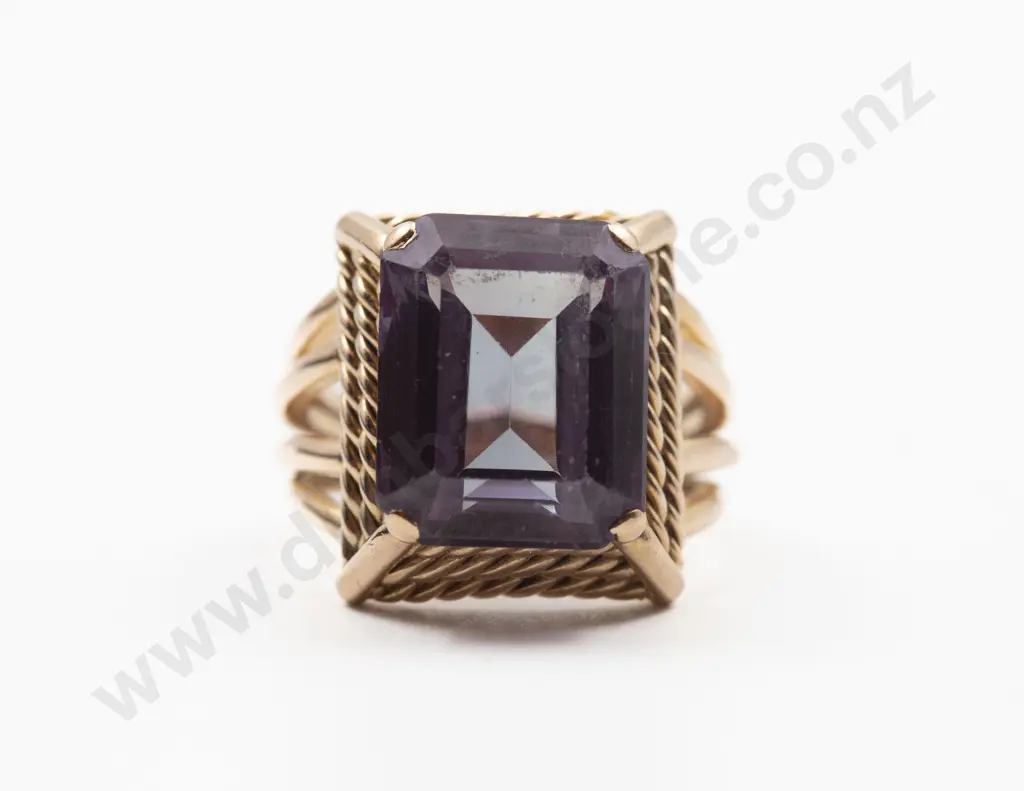 18ct Single Stone Synthetic Alexandrite Dress Ring Image 1++