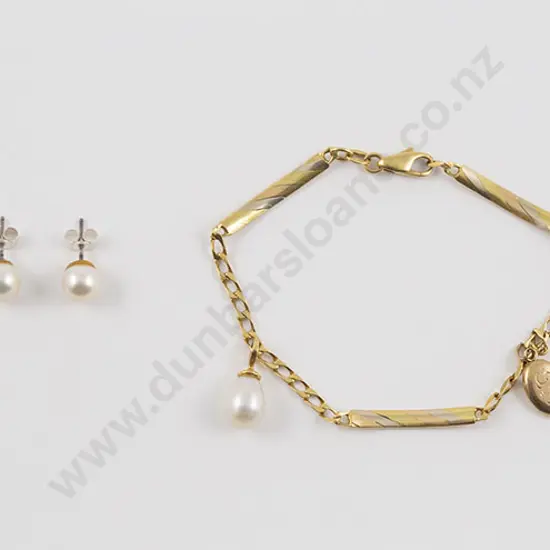 18ct Slightly Curved and Curb Link Bracelet