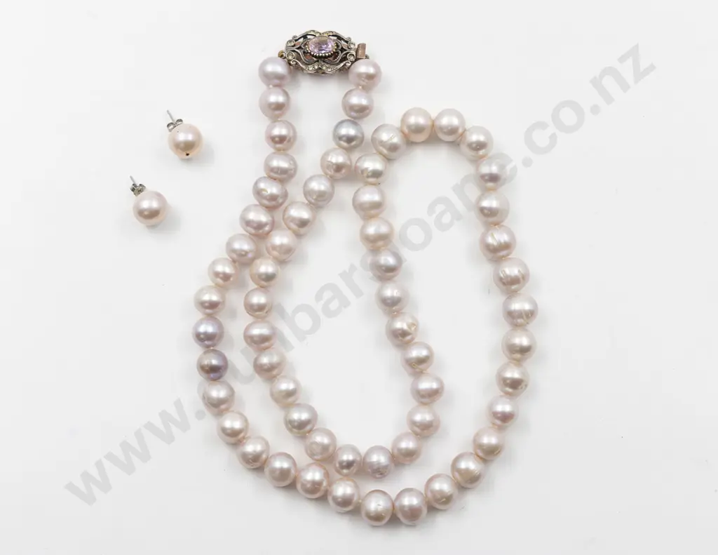 Single Strand Freshwater Pearl Necklace and Pair Stud Earrings Image 1++