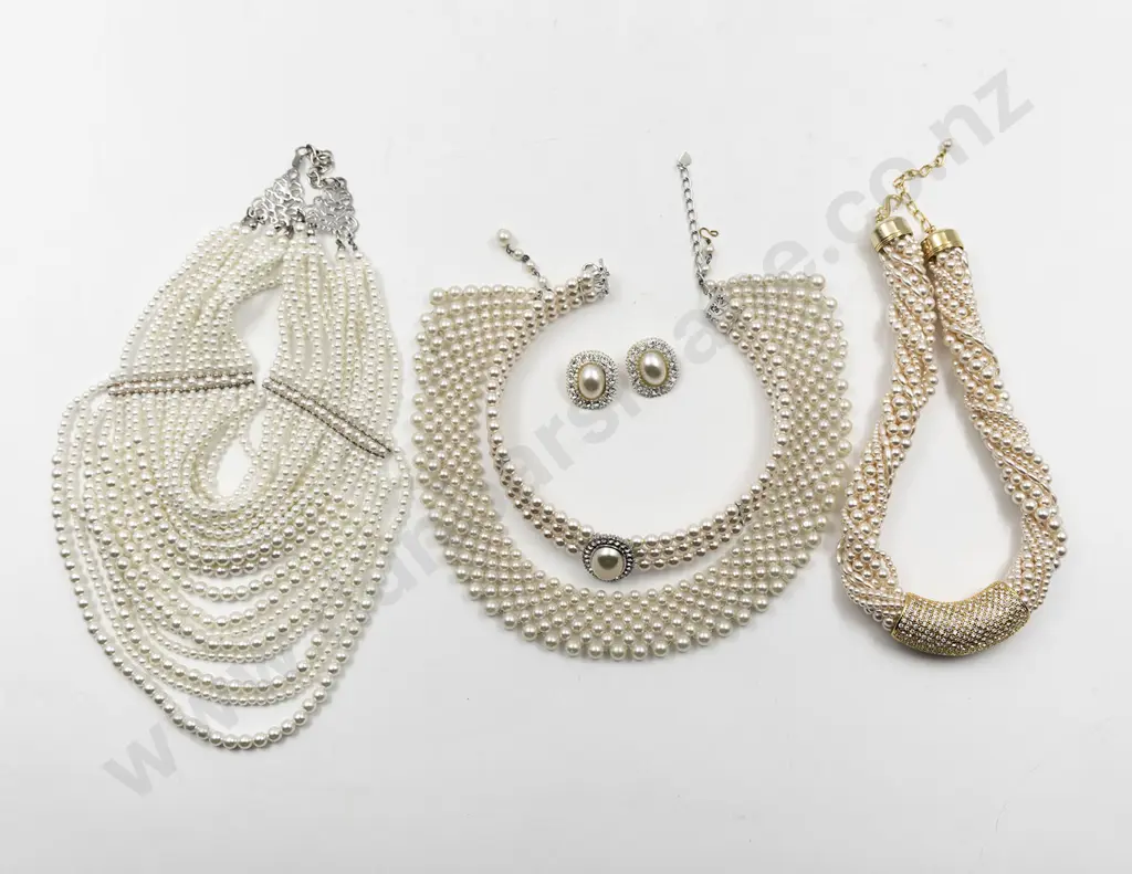 Four Imitation Pearl Fashion Chokers and single Pair Earrings Image 1++