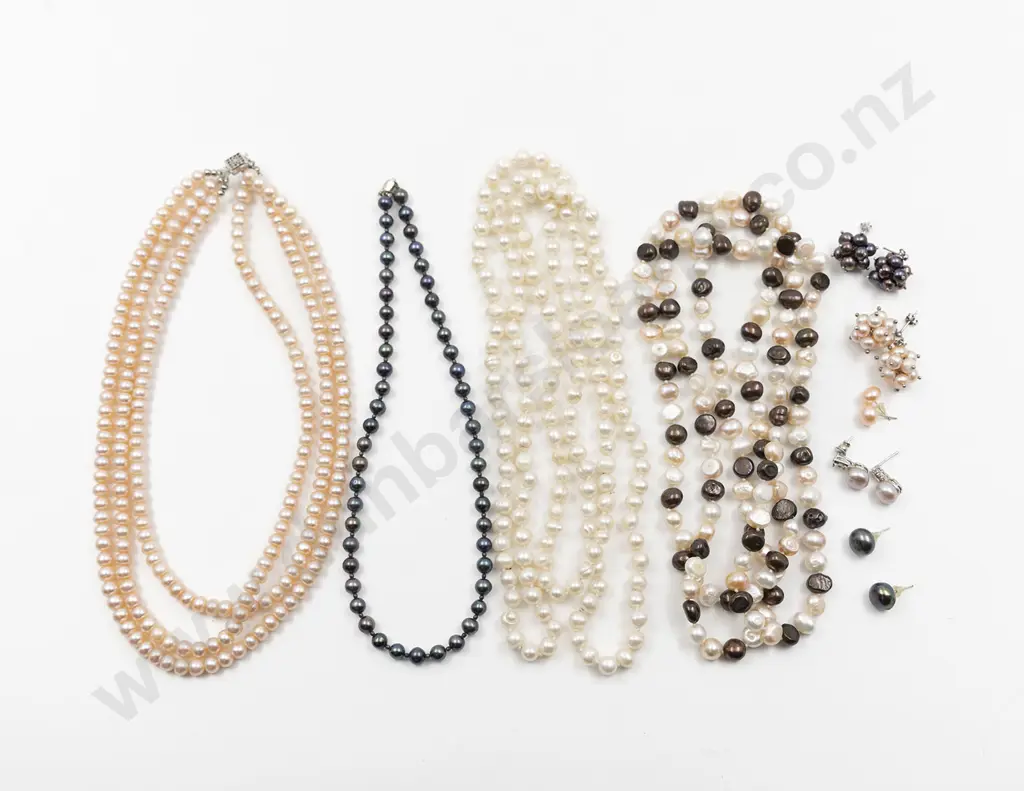 Four Various Freshwater Pearl Necklaces and Five Pair Earrings Image 1++