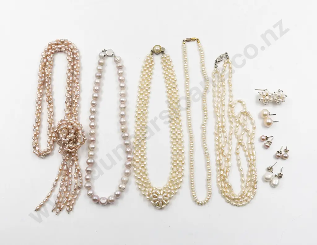 Five Various Freshwater Pearl Necklaces and Five Pair Earrings Image 1++