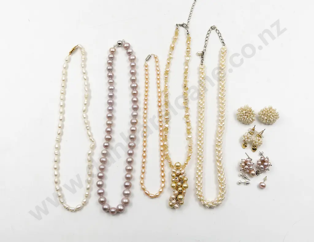 Five Various Freshwater Pearl Necklaces and Five Pair Earrings Image 1++