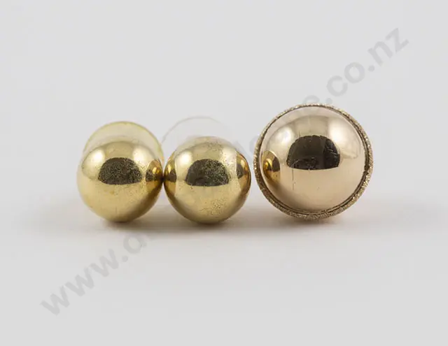9ct Sphere Pendant and plated 'ball' stud earrings Image 1++