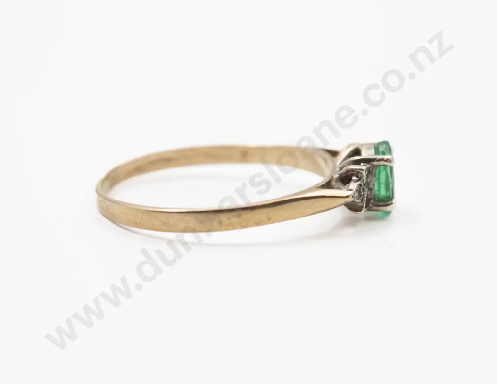 9ct Single Emerald Ring Image 1++