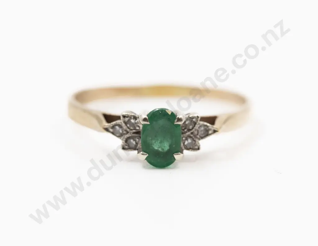 9ct Single Emerald Ring Image 1++