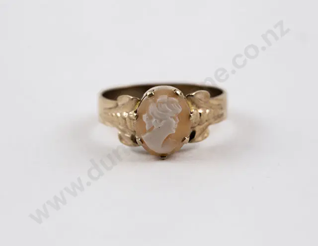 9ct Cameo Classic Portrait Panel Ring Image 1++