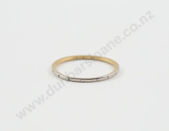 Fine 18ct and Platinum Wedding Band Image 1++