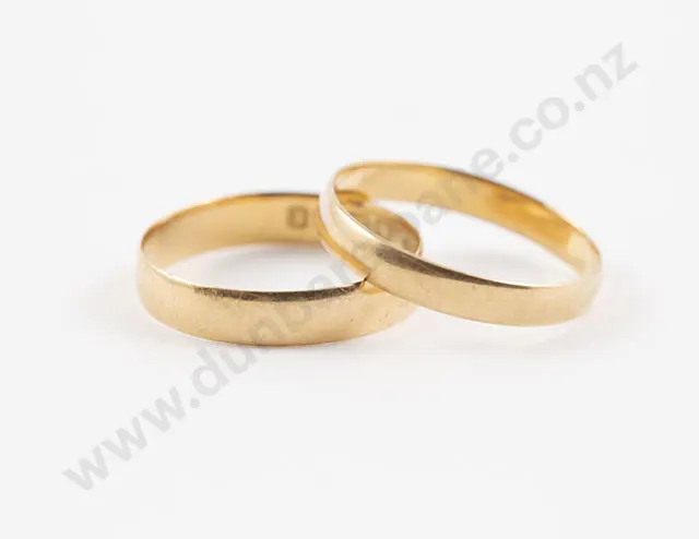 Two 18ct Plain Wedding Bands Image 1++