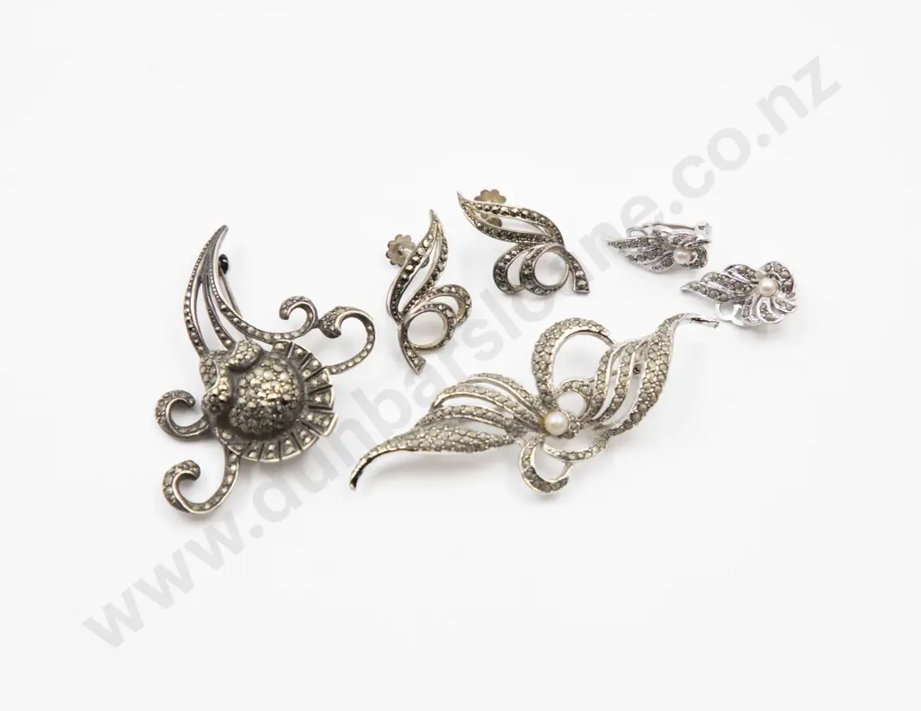 Sterling Silver & Marcasite Art Stylised Floral Brooch Image 1++