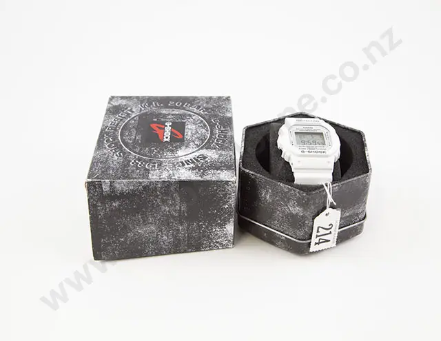 Original Tin and Box G-Shock DW-5600MW-7DR Digital Watch Image 1++