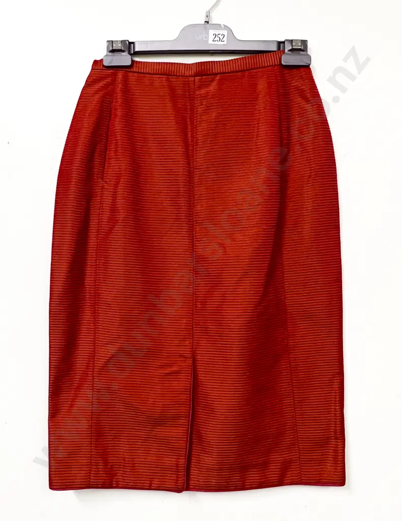 Partypris Paris Two Piece Suit with Extra Skirt Image 1++