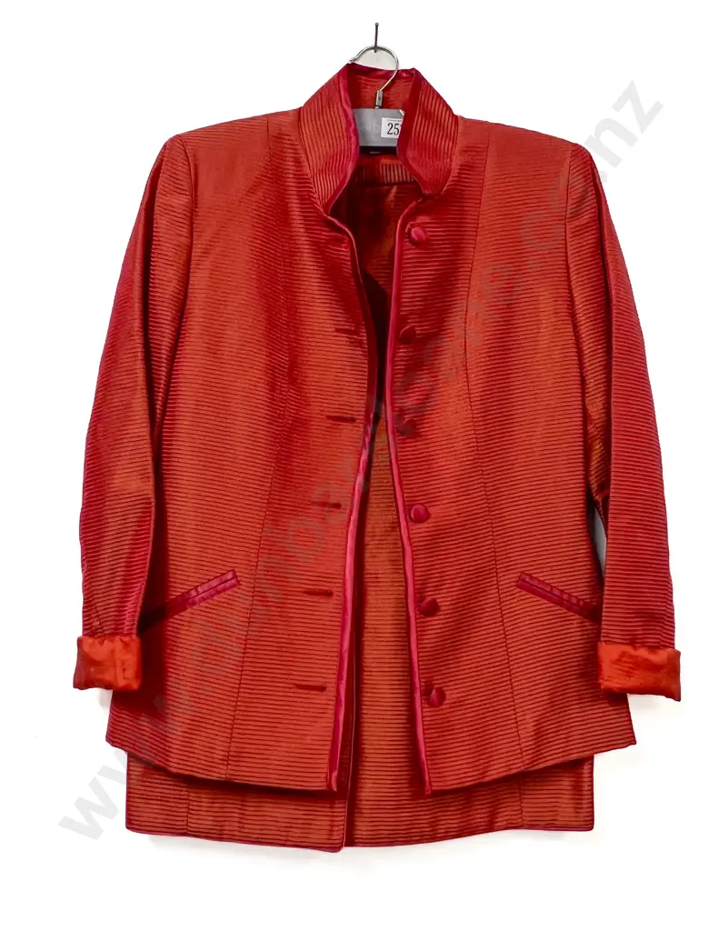 Partypris Paris Two Piece Suit with Extra Skirt Image 1++