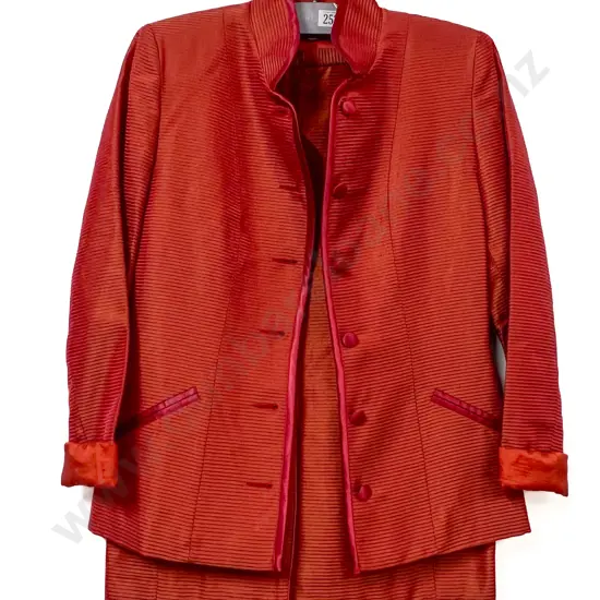 Partypris Paris Two Piece Suit with Extra Skirt