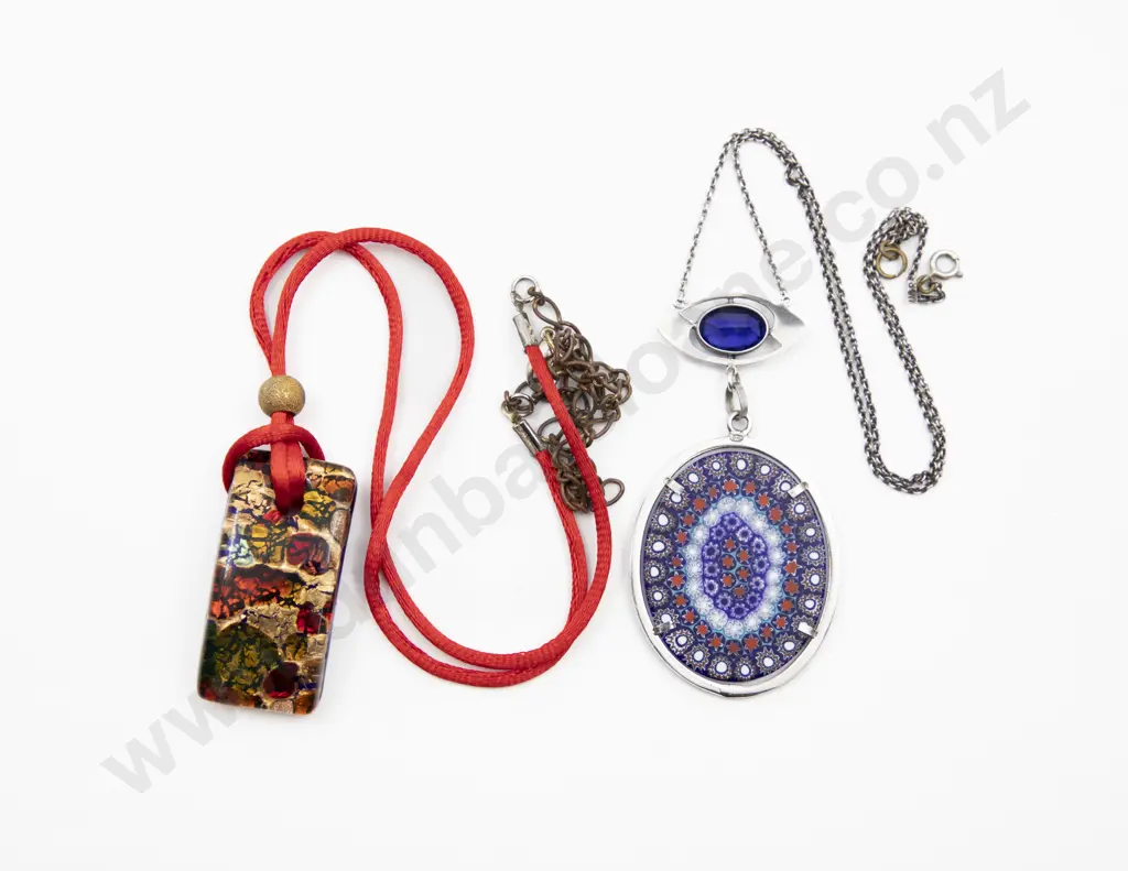 Boxed Venezia Classica Murano Glass Pendant and other Image 1++